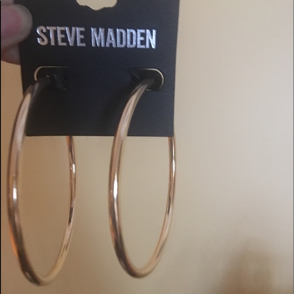 Earrings 💕 - Picture 2 of 6